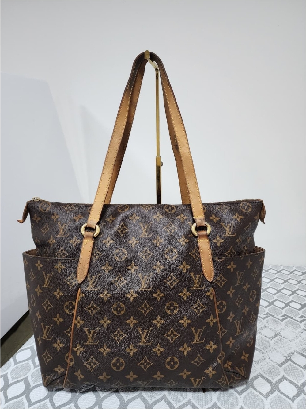 LOUIS VUITTON Totally GM Monogram Canvas Shoulder Bag Brown - Picture 1 of 16